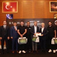 Başkan Bozbey’den alev savaşçılarına teşekkür 