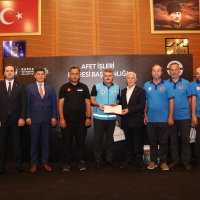 Başkan Bozbey’den alev savaşçılarına teşekkür 