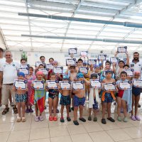 Minik yüzücülerin sertifika heyecanı 