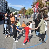 Haydi çocuklar, Heykel'de buluşuyoruz 