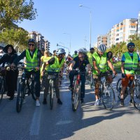 ‘Renkli pedallar’ sağlıklı bir çevre için çevrildi 