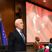 Bursa Büyükşehir Belediye Meclisi'nden şehitlere saygı duruşu 