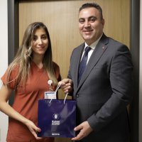 Büyükşehir’den yılın son ve ilk bebeklerine ziyaret 