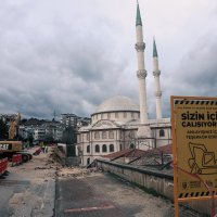 Nilüfer'de çöken istinat duvarı yenileniyor 