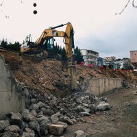 Nilüfer'de çöken istinat duvarı yenileniyor 