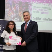 Şiddetsiz yaşama dijital sergiyle dikkat çektiler 
