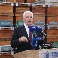 Büyükşehir'den arıcılara kovan desteği 