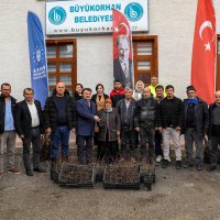 Büyükşehir’de üreticiye fidan ve tohum desteği 