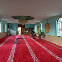 Balkanlardaki camilerde Ramazan temizliği 