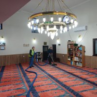 Balkanlardaki camilerde Ramazan temizliği 