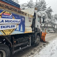 Büyükşehir karla mücadelede sahada 