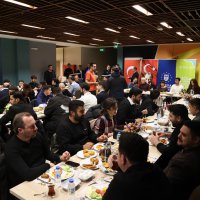 Başkan Mustafa Bozbey, gençlere sahur yaptı 