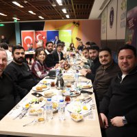 Başkan Mustafa Bozbey, gençlere sahur yaptı 