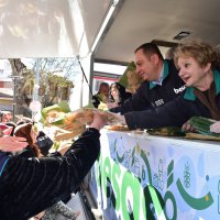 Yenişehir'de bugün pideler Büyükşehir'den 