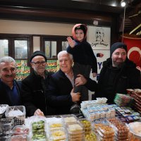 Tahanlı pide ve çaylar Başkan Bozbey'den 