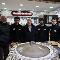 Tahanlı pide ve çaylar Başkan Bozbey'den 