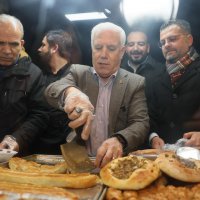 Tahanlı pide ve çaylar Başkan Bozbey'den 