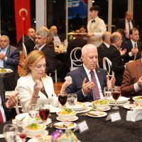 Büyükşehir Meclisi ailesi aynı sofrada buluştu 