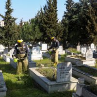 Bursa'da şehitlik ve mezarlıklar bayrama hazır 