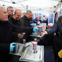 Başkan Bozbey çarşı esnafıyla bayramlaştı 