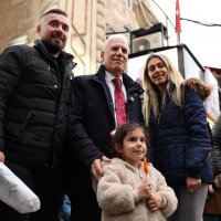 Başkan Bozbey çarşı esnafıyla bayramlaştı 