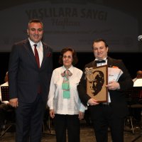 Olgun gençler, Yaşlılara Saygı Haftası’nda hünerlerini sergiledi 