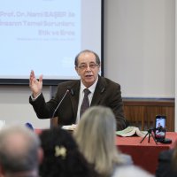 Bursa'da felsefe söyleşisine yoğun ilgi 