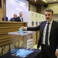 Bursa Büyükşehir’de Başkanvekilliğine Şahin Biba seçildi 