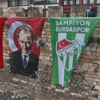 Bursa yeşil beyaza büründü 