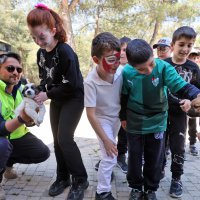 Bursa'da çocuklar patili dostlarla buluştu 