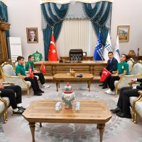 23 Nisan’da başkanlık koltuğu çocukların oldu 