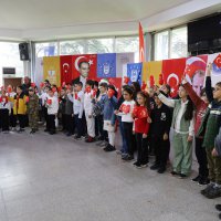 Miniklerden iç ısıtan 23 Nisan kutlaması 