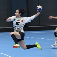 Bursa Büyükşehir Belediyespor şampiyonluğa koşuyor 