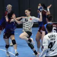 Bursa Büyükşehir Belediyespor şampiyonluğa koşuyor 