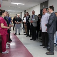 Hemşireler Günü'nde sağlık emekçilerine anlamlı ziyaret 