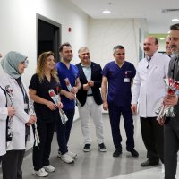 Hemşireler Günü'nde sağlık emekçilerine anlamlı ziyaret 