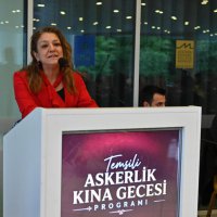 Bursa’da ‘özel’ askerlere renkli kına eğlencesi 