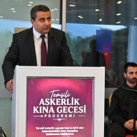 Bursa’da ‘özel’ askerlere renkli kına eğlencesi 