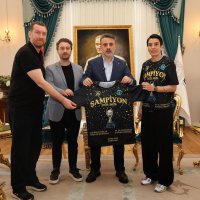Şampiyon hentbolculardan Başkan Vekili Biba’ya ziyaret 