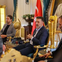 Şampiyon hentbolculardan Başkan Vekili Biba’ya ziyaret 