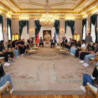 Şampiyon hentbolculardan Başkan Vekili Biba’ya ziyaret 