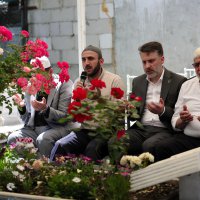 Başkan Vekili Şahin Biba’dan şehitlik ve esnaf ziyareti   