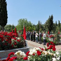 Başkan Vekili Şahin Biba’dan şehitlik ve esnaf ziyareti   