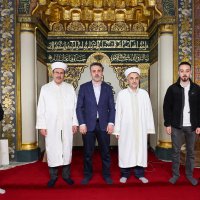 Başkan Vekili Şahin Biba, bayram sabahı öğrencilerle buluştu  