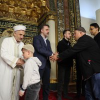Başkan Vekili Şahin Biba, bayram sabahı öğrencilerle buluştu  