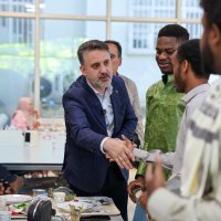 Başkan Vekili Şahin Biba, bayram sabahı öğrencilerle buluştu  