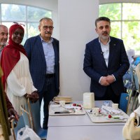 Başkan Vekili Şahin Biba, bayram sabahı öğrencilerle buluştu  