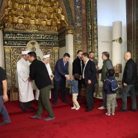 Başkan Vekili Şahin Biba, bayram sabahı öğrencilerle buluştu  