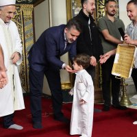 Başkan Vekili Şahin Biba, bayram sabahı öğrencilerle buluştu  