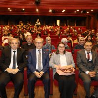'Bir Adam Yaratmak' oyunu seyircisiyle buluştu 